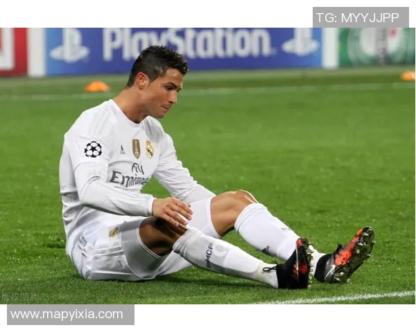 足球明星与其他明星的精彩瞬间壁纸分享与欣赏